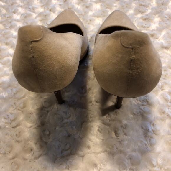 Celine Women’s Suede Semi Pointed Toe Pumps Nude Size 40 USA 9.5-… - Picture 8 of 8